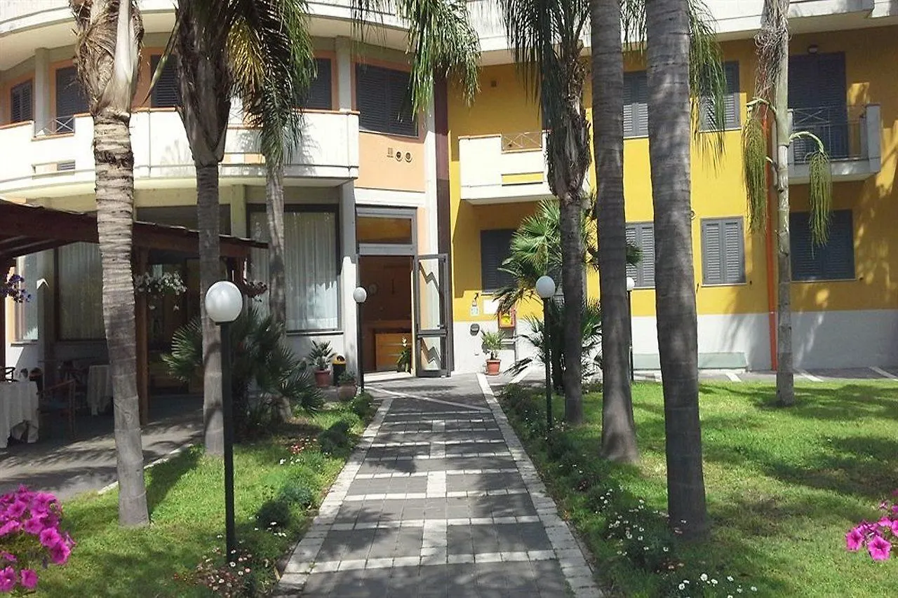 Oasi Park Hotel ماسكالي